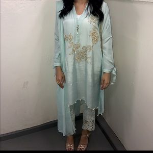 Pakistani designer 3pc suit luxury pret small size chest 19. Deepak Perwani